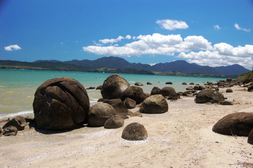 Koutu Boulders